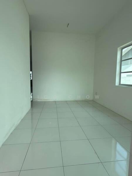 For Sale - Lahat Sri Wang Single Storey Intermediate Corner New&Never Occupied House For Sale