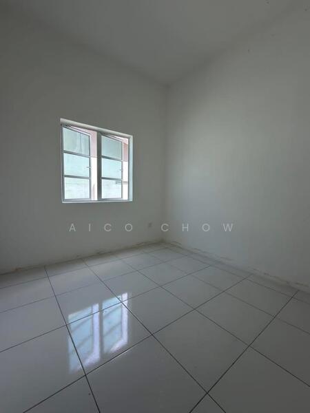 For Sale - Lahat Sri Wang Single Storey Intermediate Corner New&Never Occupied House For Sale