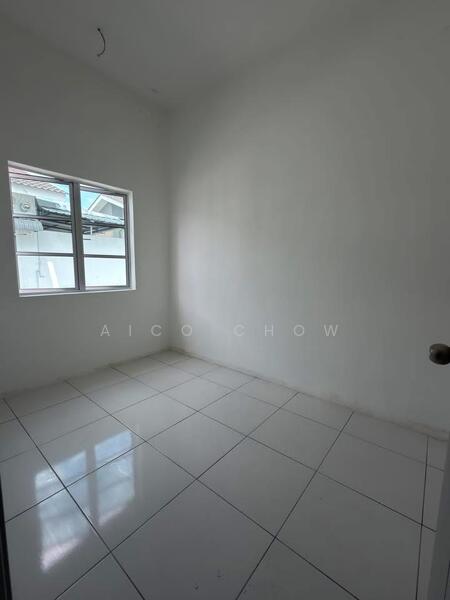 For Sale - Lahat Sri Wang Single Storey Intermediate Corner New&Never Occupied House For Sale