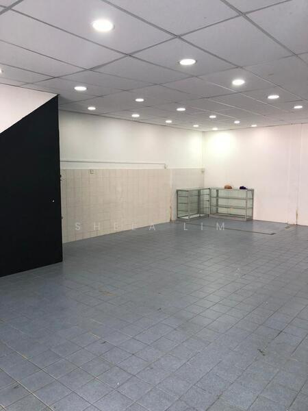 For Rent - Taman Johor Jaya, Jalan Bakawali @ Shoplot (Facing Main Road)