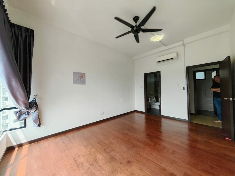 Untuk Dijual - Molek Regency