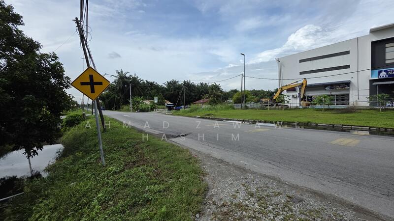 For Sale - 2 Acre Freehold Open, Prime Industrial Land, Facing Main Road+Gas Supply Line-Teluk Panglima Garang