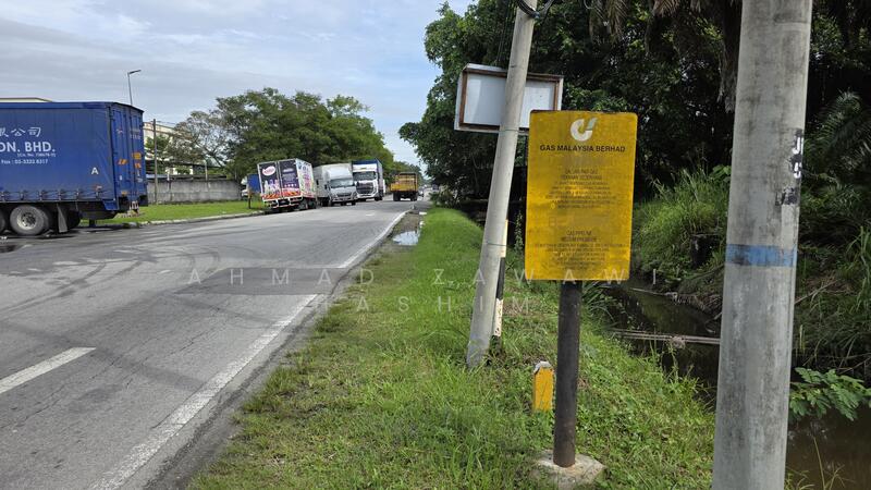 For Sale - 2 Acre Freehold Open, Prime Industrial Land, Facing Main Road+Gas Supply Line-Teluk Panglima Garang