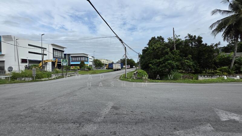 For Sale - 2 Acre Freehold Open, Prime Industrial Land, Facing Main Road+Gas Supply Line-Teluk Panglima Garang