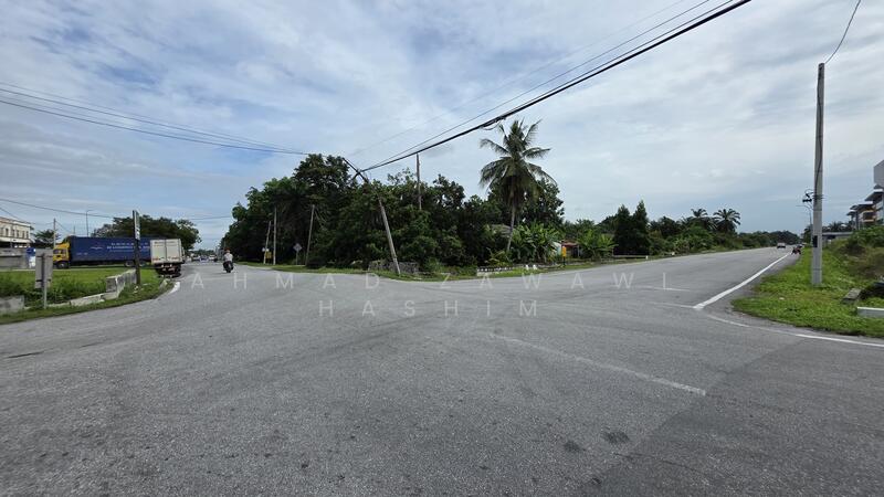 For Sale - 2 Acre Freehold Open, Prime Industrial Land, Facing Main Road+Gas Supply Line-Teluk Panglima Garang