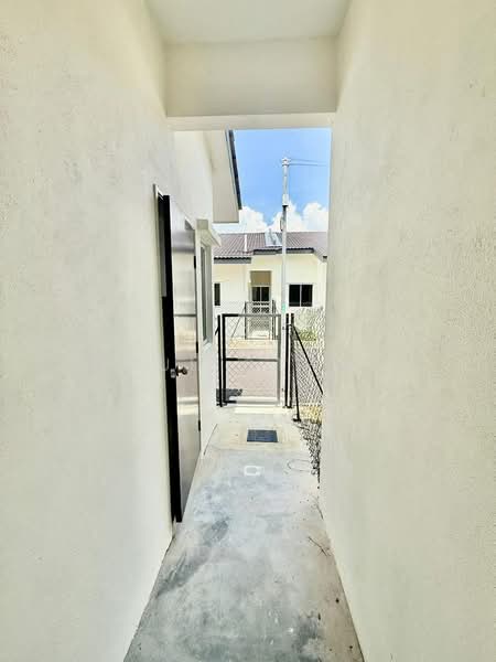 Rumah Teres 1 Tingkat untuk Dijual di Iringan Bayu (Seremban) - Azrul Othman - Exterior - PropertyGuru.com.my