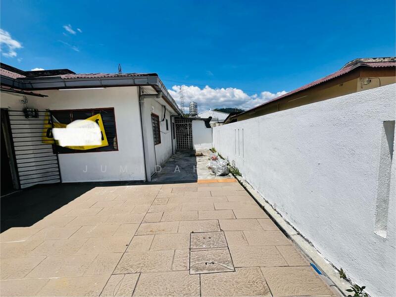 Renovated Semi Detached Single Storey House at Selayang Mutiara