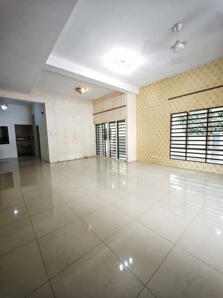 Untuk Dijual - Pengkalan Tiara Double Storey Semi D End Lot (Below Market Value) For Sale
