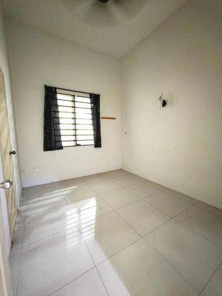 Untuk Dijual - Pengkalan Tiara Double Storey Semi D End Lot (Below Market Value) For Sale