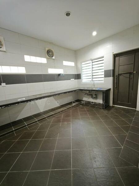 Untuk Dijual - Pengkalan Tiara Double Storey Semi D End Lot (Below Market Value) For Sale