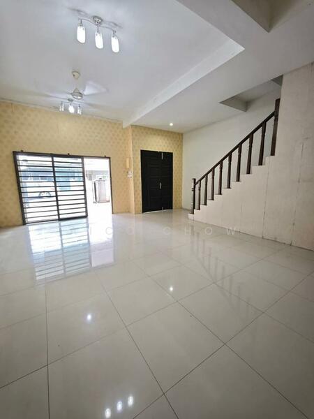 Untuk Dijual - Pengkalan Tiara Double Storey Semi D End Lot (Below Market Value) For Sale