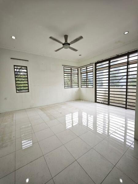 Untuk Dijual - Pengkalan Tiara Double Storey Semi D End Lot (Below Market Value) For Sale