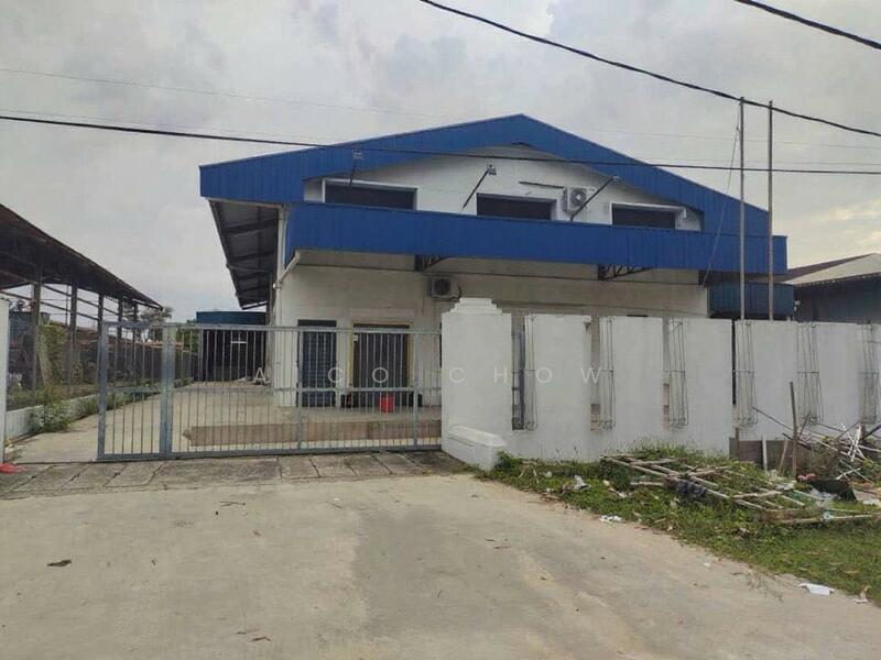 For Rent - Pengkalan 2@1.5 Storey Semi D Factory For Rent
