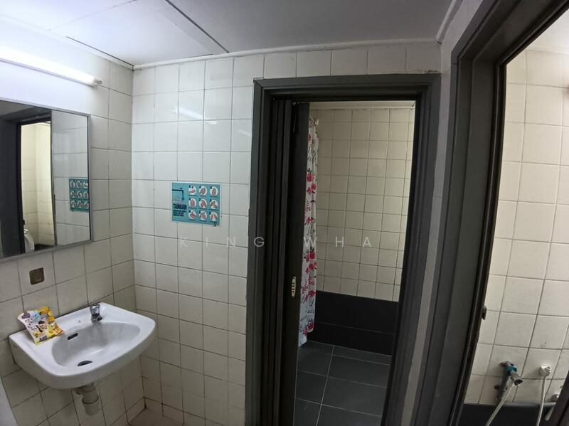 For Rent - desa melawati 1 sty floor office . bare unit