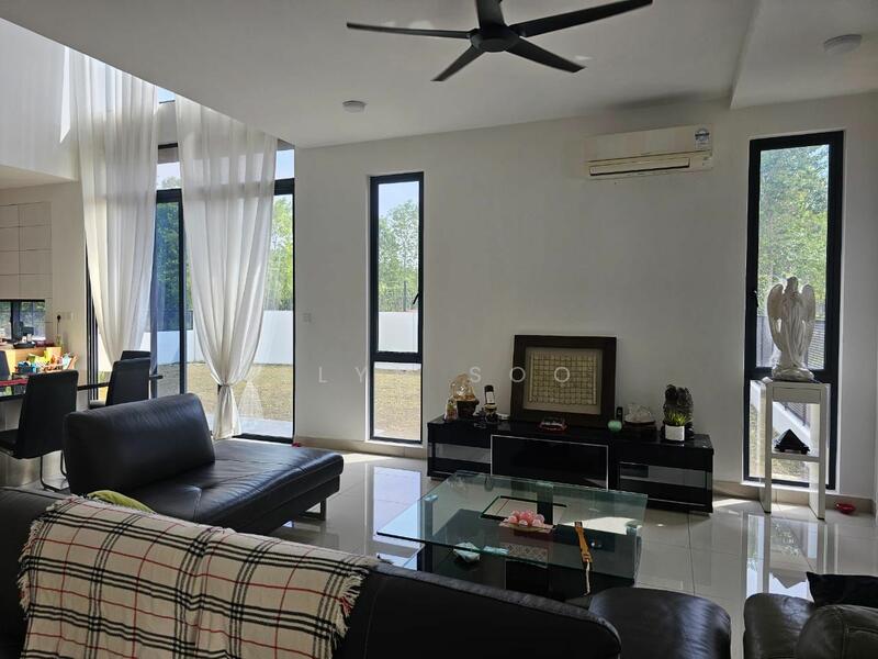 For Sale - ( Corner ) Luxura Residence 3-Storey Link Villa @ Gamuda 257