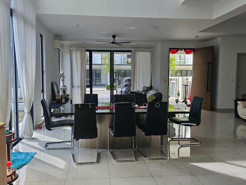 For Sale - ( Corner ) Luxura Residence 3-Storey Link Villa @ Gamuda 257