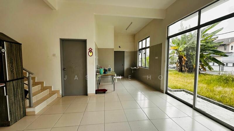 Untuk Disewa - Zero-Lot Bungalow at Kelapa Sawit