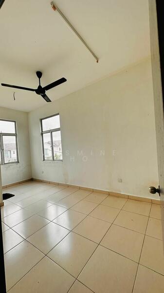 Untuk Disewa - Zero-Lot Bungalow at Kelapa Sawit