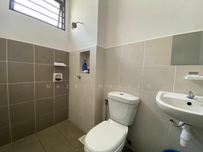 2-storey Terraced House for Sale in Bandar Puncak Alam (Puncak Alam) - Nazri Hassan - PropertyGuru.com.my