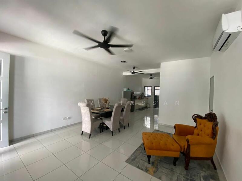 2-storey Terraced House for Sale in Bandar Puncak Alam (Puncak Alam) - Nazri Hassan - PropertyGuru.com.my