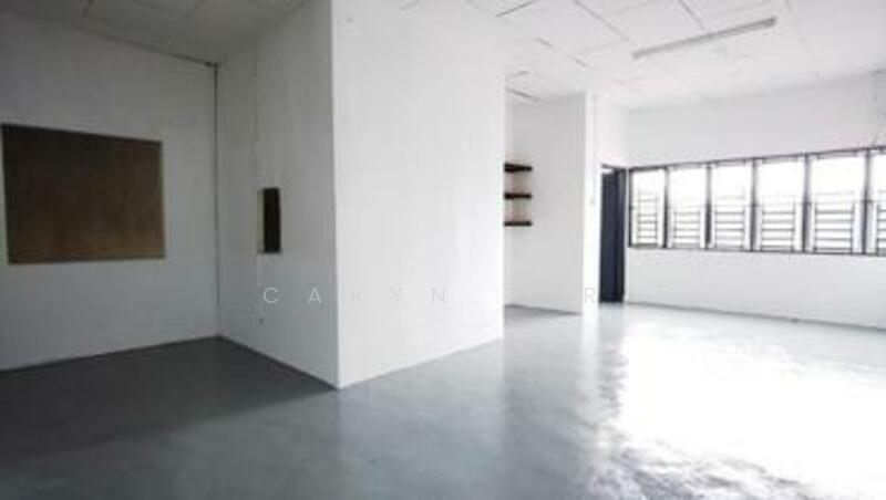 Untuk Disewa - Taman Daya ( Fully Cover ) 1.5 Storey Semi-D Factory