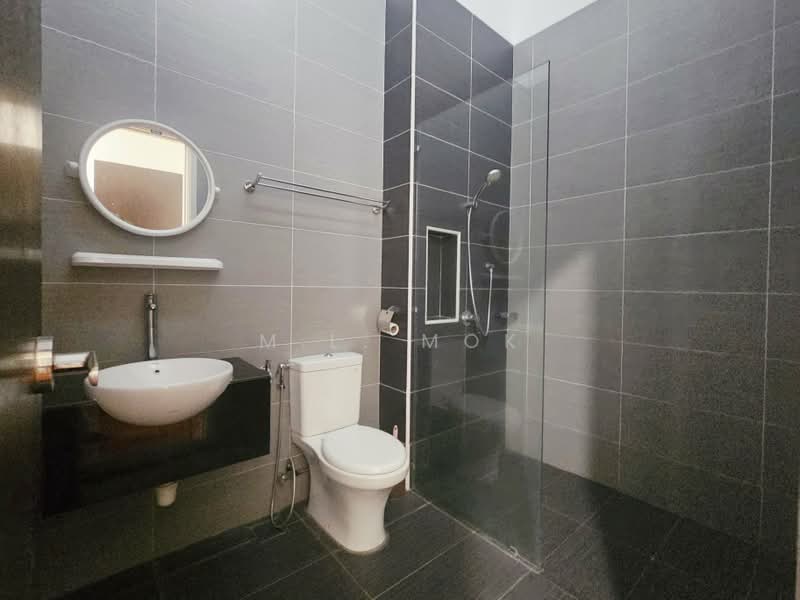 Cluster House for Sale in Taman Ekoflora (Johor Bahru) - M.L. Mok - Bathroom - PropertyGuru.com.my