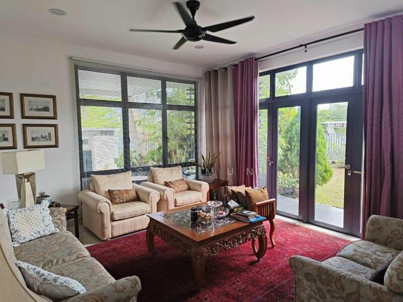 For Sale - Terraced House at Seksyen U1