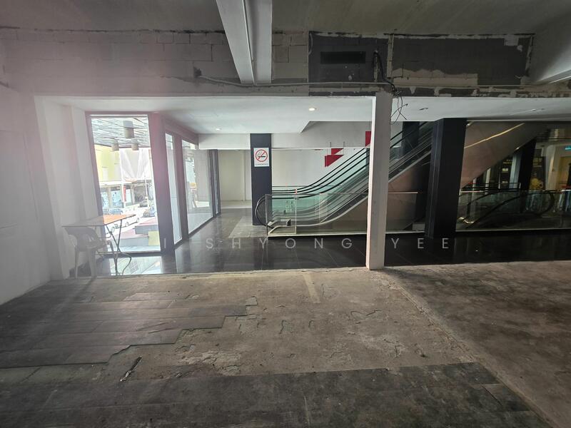For Rent - 3 Storey Commercial Building - Telawi Square Gallery with Escalator for Rent – facing BV 2