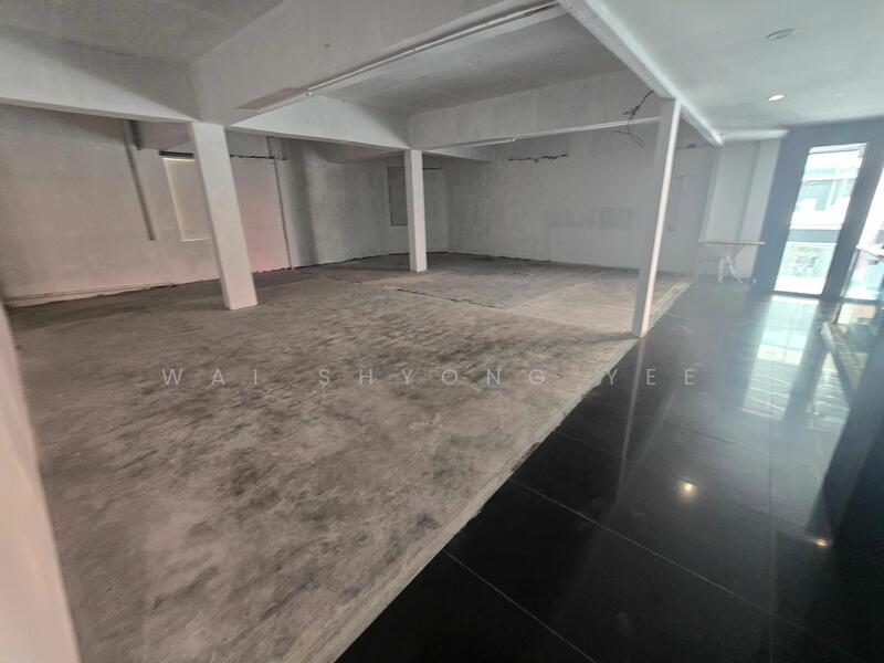 For Rent - 3 Storey Commercial Building - Telawi Square Gallery with Escalator for Rent – facing BV 2
