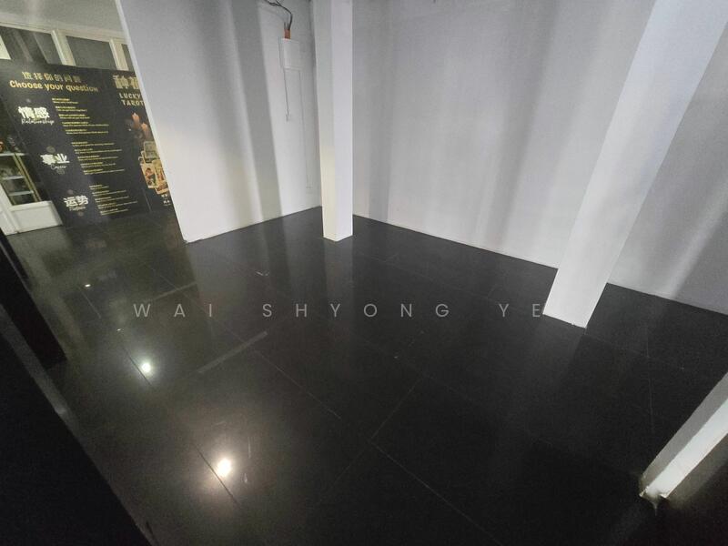 For Rent - 3 Storey Commercial Building - Telawi Square Gallery with Escalator for Rent – facing BV 2