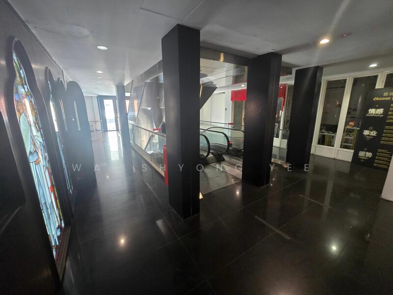 For Rent - 3 Storey Commercial Building - Telawi Square Gallery with Escalator for Rent – facing BV 2