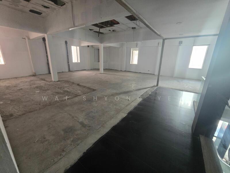 For Rent - 3 Storey Commercial Building - Telawi Square Gallery with Escalator for Rent – facing BV 2