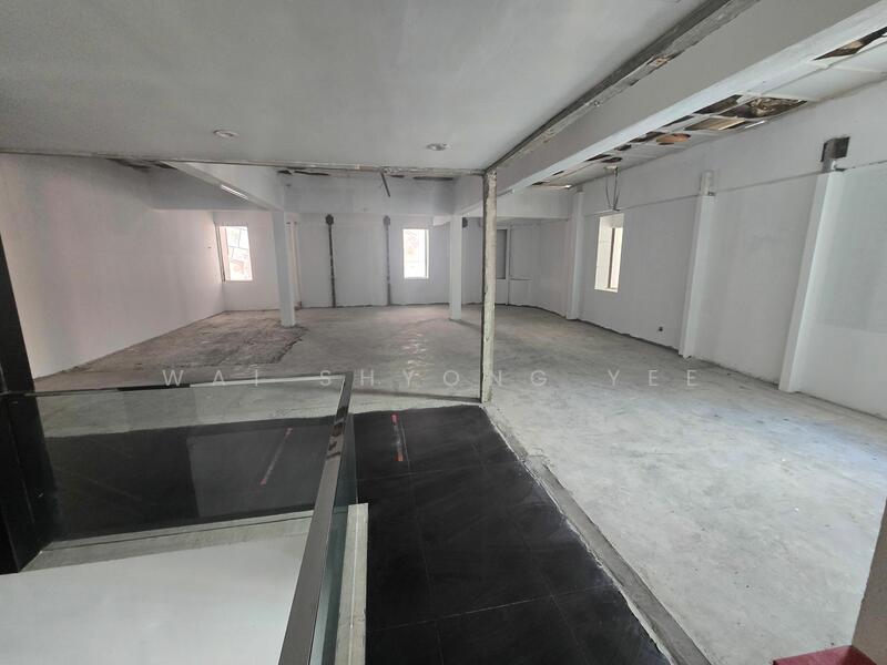 For Rent - 3 Storey Commercial Building - Telawi Square Gallery with Escalator for Rent – facing BV 2