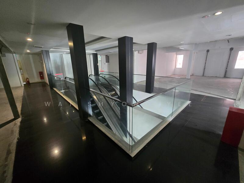 For Rent - 3 Storey Commercial Building - Telawi Square Gallery with Escalator for Rent – facing BV 2