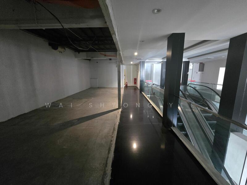 For Rent - 3 Storey Commercial Building - Telawi Square Gallery with Escalator for Rent – facing BV 2