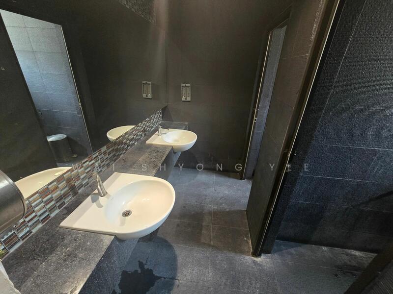 For Rent - 3 Storey Commercial Building - Telawi Square Gallery with Escalator for Rent – facing BV 2