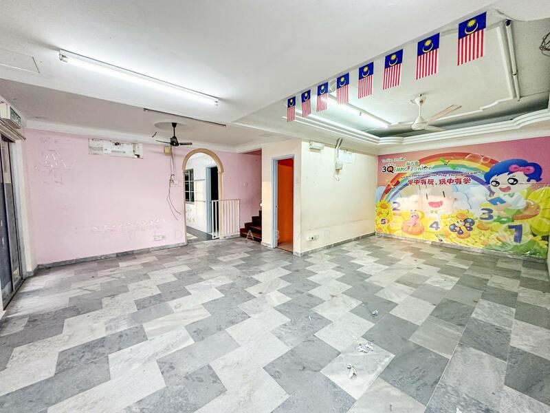 For Sale - 2 Storey Corner Lot Terrace @ Jalan Cecawi Seksyen 6, Kota Damansara