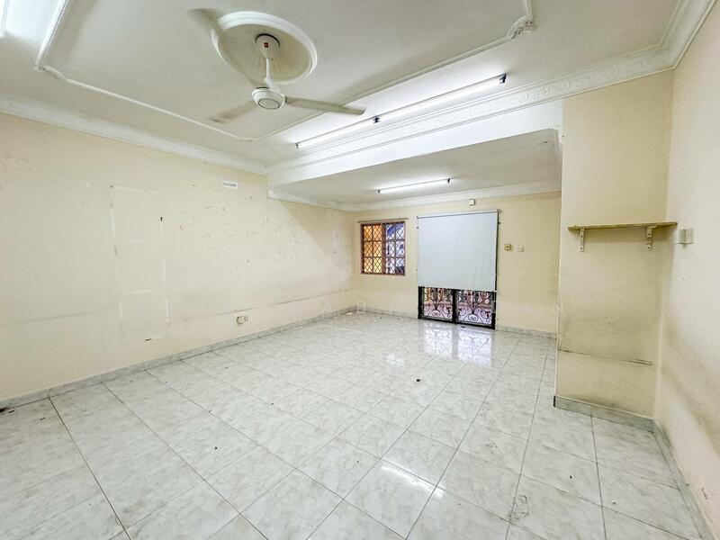 For Sale - 2 Storey Corner Lot Terrace @ Jalan Cecawi Seksyen 6, Kota Damansara