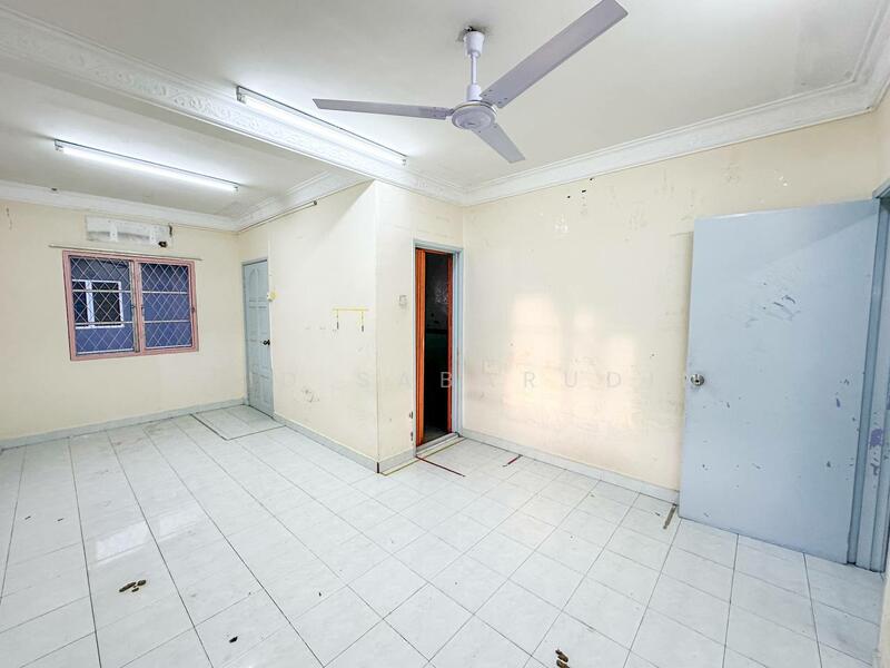 For Sale - 2 Storey Corner Lot Terrace @ Jalan Cecawi Seksyen 6, Kota Damansara