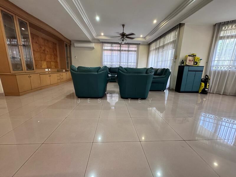 For Sale - Ros Merah