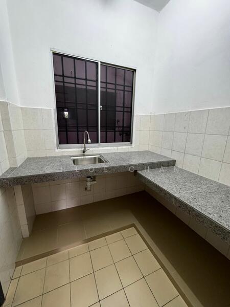 Untuk Disewa - Hata Square