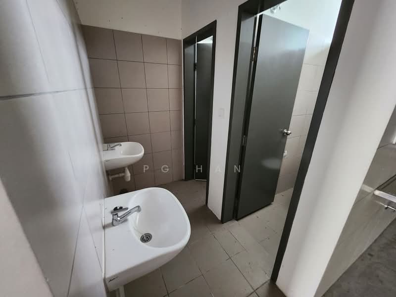 Kedai / Pejabat untuk Disewa di Jade Hills (Kajang) - PG Han - Bathroom - PropertyGuru.com.my
