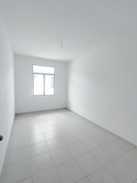 Terraced House for Sale in Taman Kundang Jaya (Rawang) - Nazri Hassan - PropertyGuru.com.my