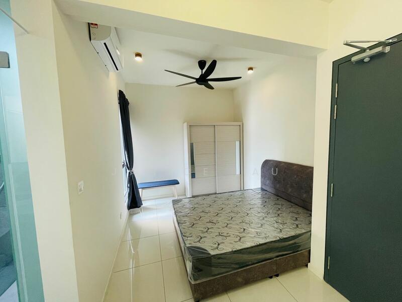 For Rent - Emerald 9