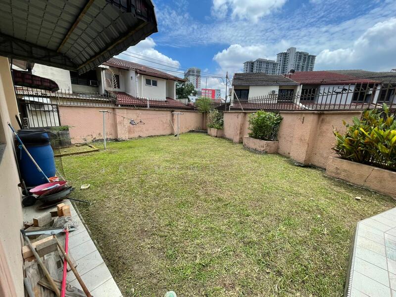 For Sale - ss 15 Subang Jaya End Lot Freehold 2 Storey House near Sri KL Inti College