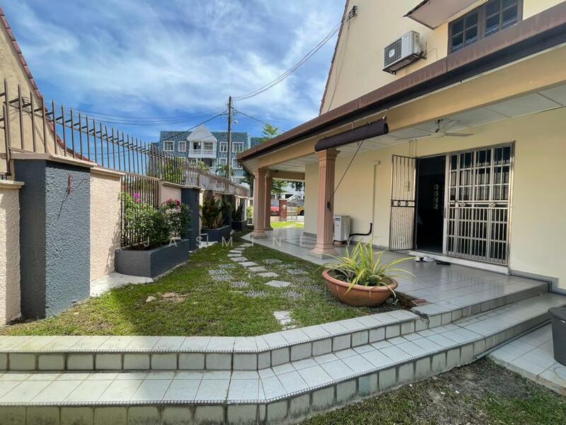 For Sale - ss 15 Subang Jaya End Lot Freehold 2 Storey House near Sri KL Inti College
