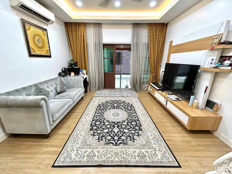 For Sale - 3 Storey Semi D Cahaya Alam U12 Lotus