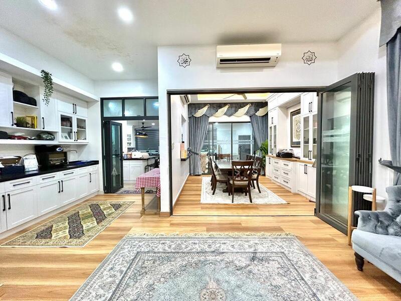 For Sale - 3 Storey Semi D Cahaya Alam U12 Lotus