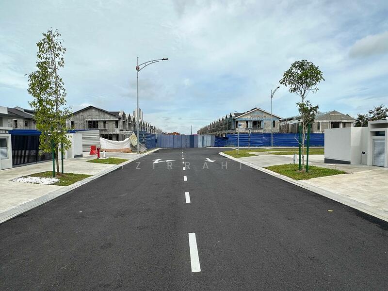 For Rent - Kitchen Cabinet 2 Storey Terrace Serenia Ariya