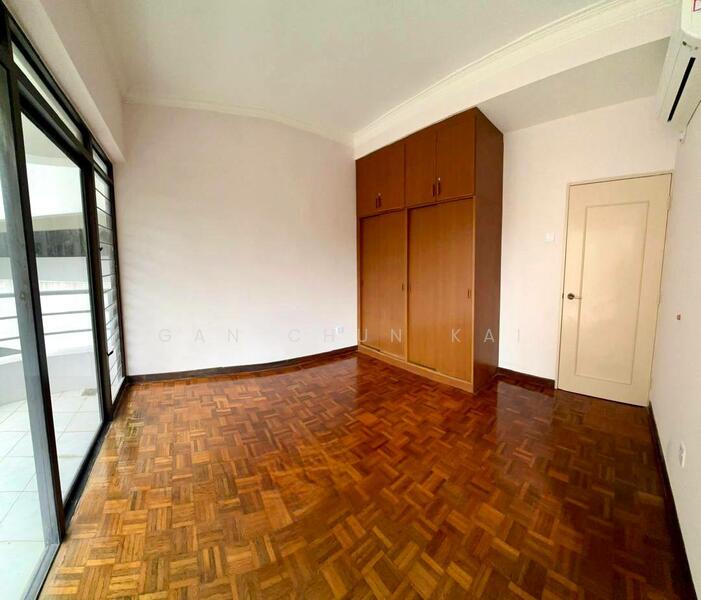 Untuk Disewa - Twin Towers